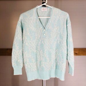 Holiday KNITWEAR Vintage‎ Blue White Floral Knit Vneck Sweater Sz S/M